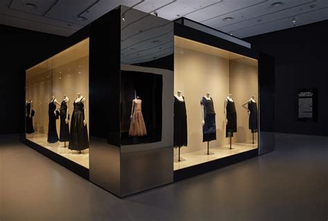 v&a coco Chanel exhibition